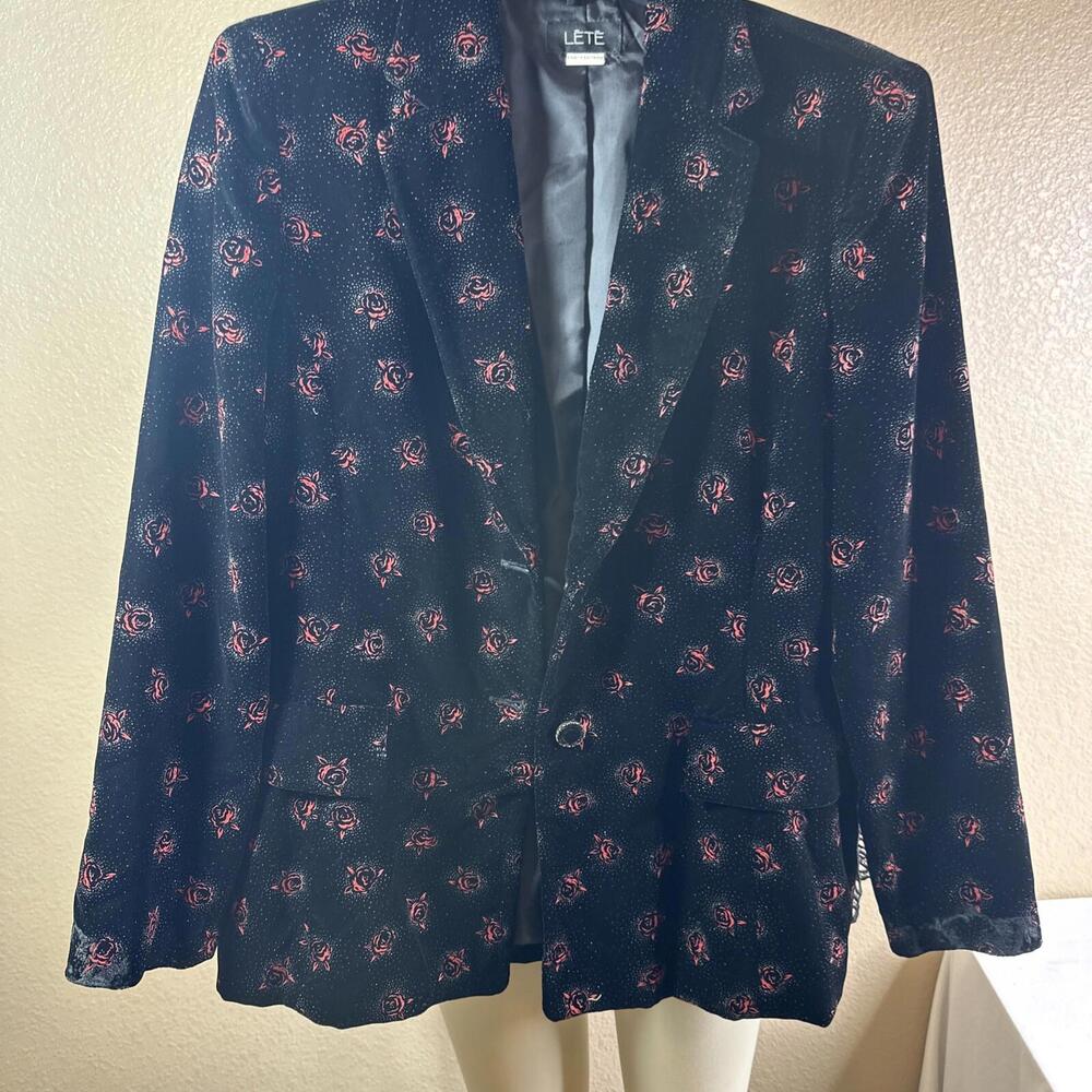 Vintage‎ Women’s  Black Velvet Floral Blazer Size 8